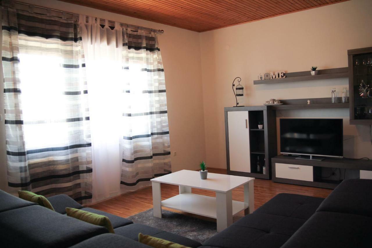 Salona Split Apartment Bagian luar foto